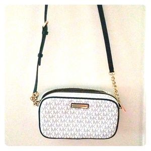 Michael kors cross body
